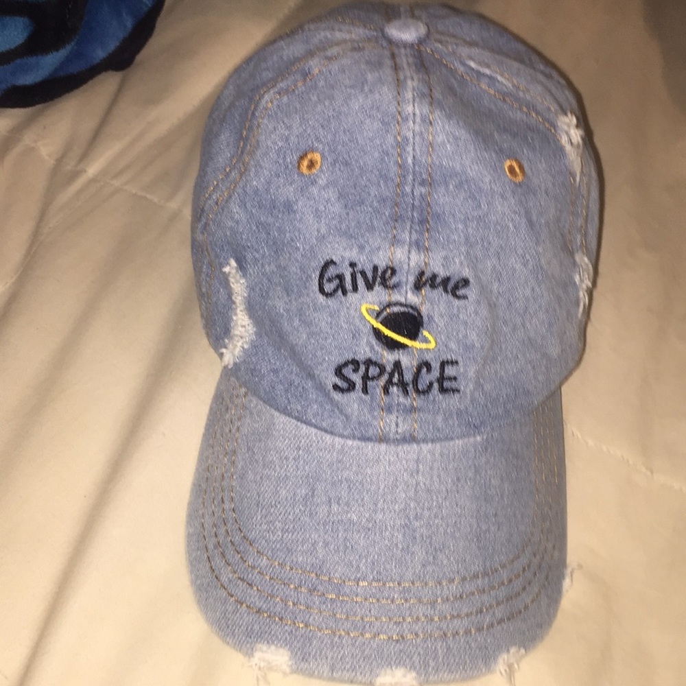 Hat - Picture 2 of 4